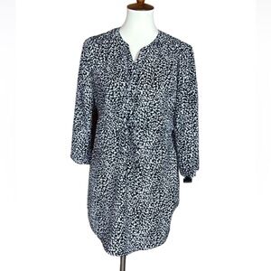 A Pea in the Pod black and white print maternity top Size Medium